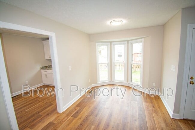 Building Photo - 6580 Applewhite Rd