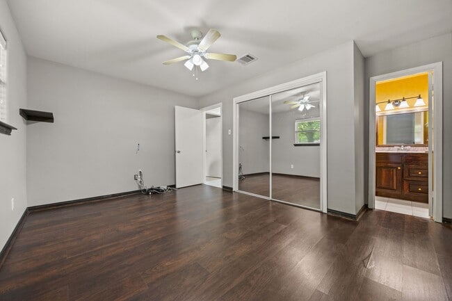 Building Photo - 15303 Tonya Dr