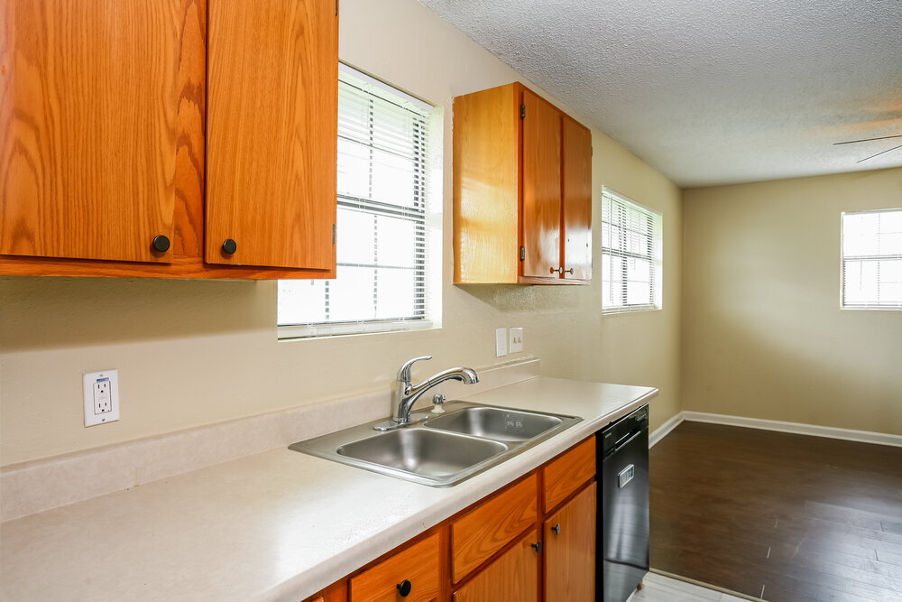 Building Photo - 913 Joe Bailey St