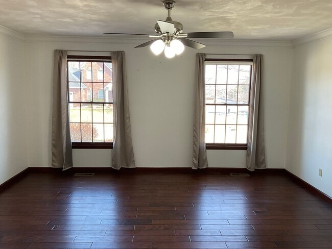 Building Photo - 2903 Lake Lorraine Cove