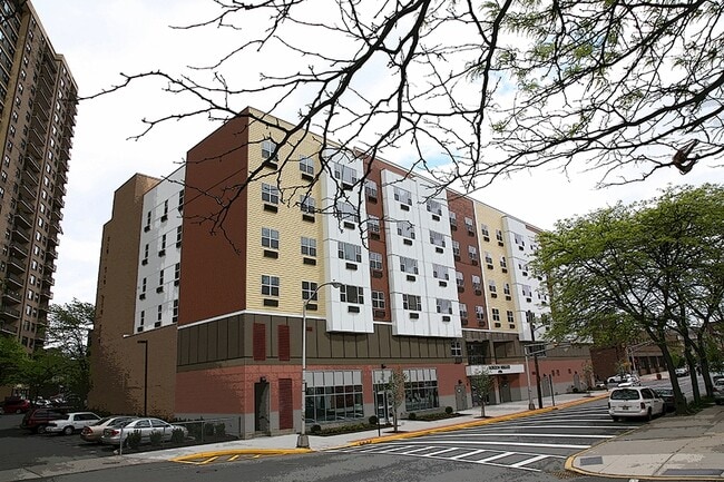 Building Photo - Horizon Heights