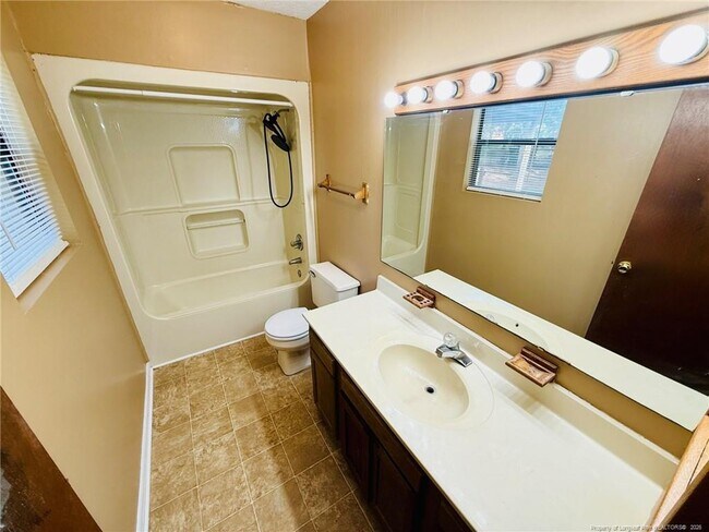 Building Photo - 210 Tiverton St