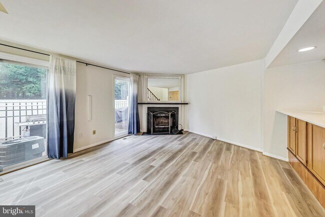 Building Photo - 11924 Redtree Way