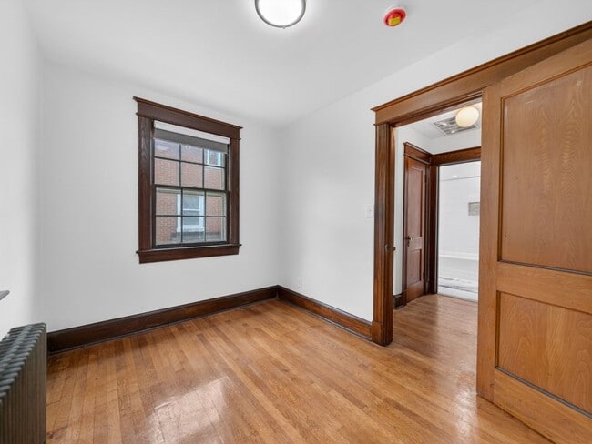 Building Photo - 4024 20th St NE