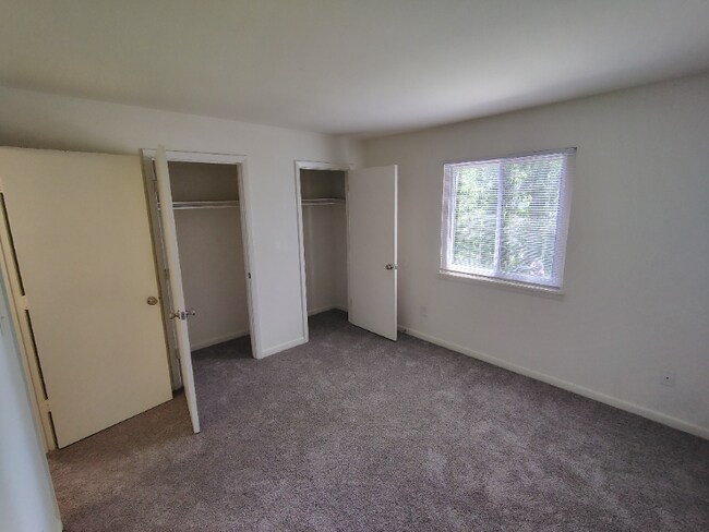 Building Photo - 600 Reusens Rd