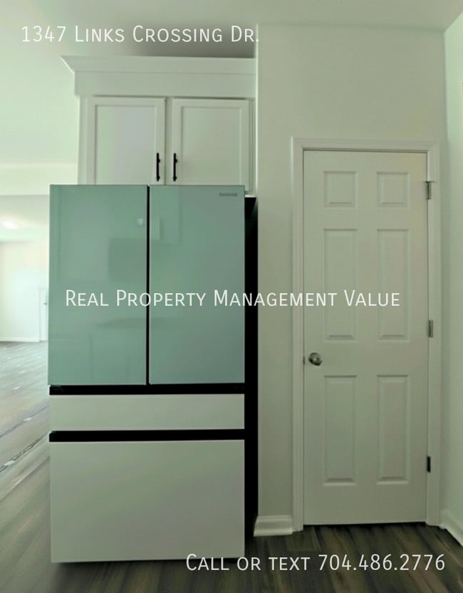 Building Photo - 1347 Links Crossing Dr