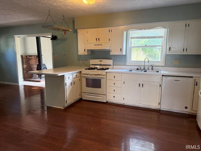 Building Photo - 4317 E Wembley Ct