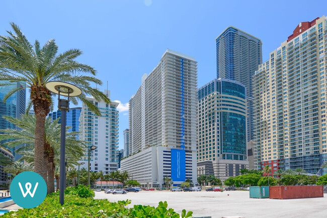 Building Photo - 1200 Brickell Bay Dr