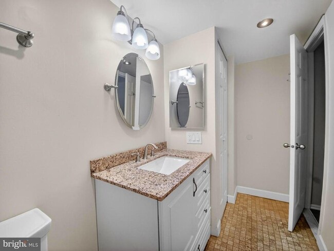 Building Photo - 7680 Tremayne Pl