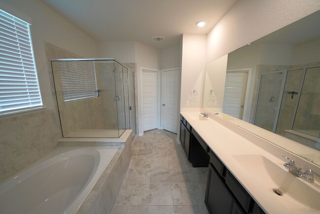 Building Photo - Gorgeous Like-New Home in Asher Place (Sai...