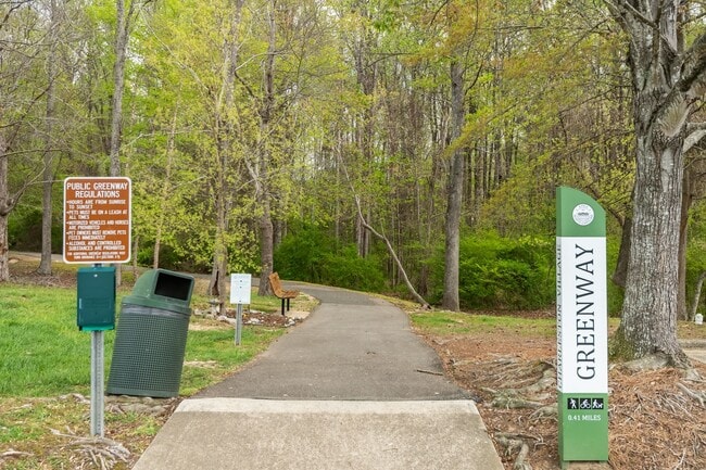 Building Photo - Spacious 5-Bedroom Home with Screened Porch and Office