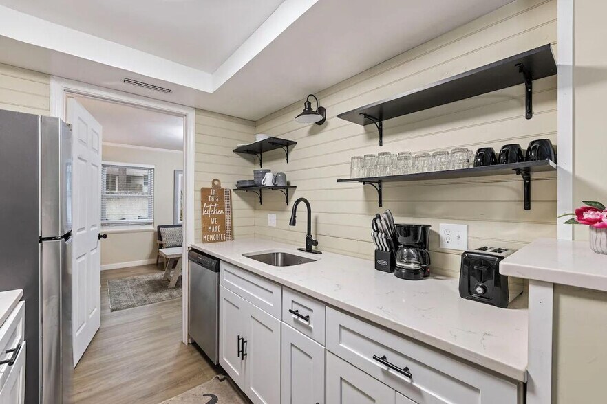 Building Photo - 400 William Hilton Pkwy