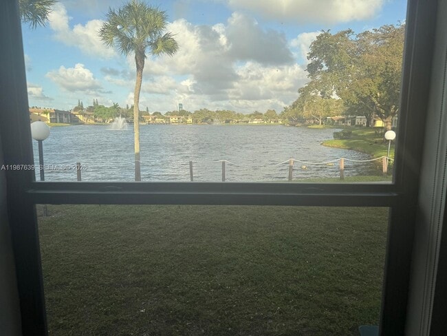 Building Photo - 516 Briarwood Cir