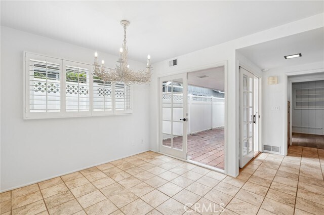 Building Photo - 121 Onyx Ave