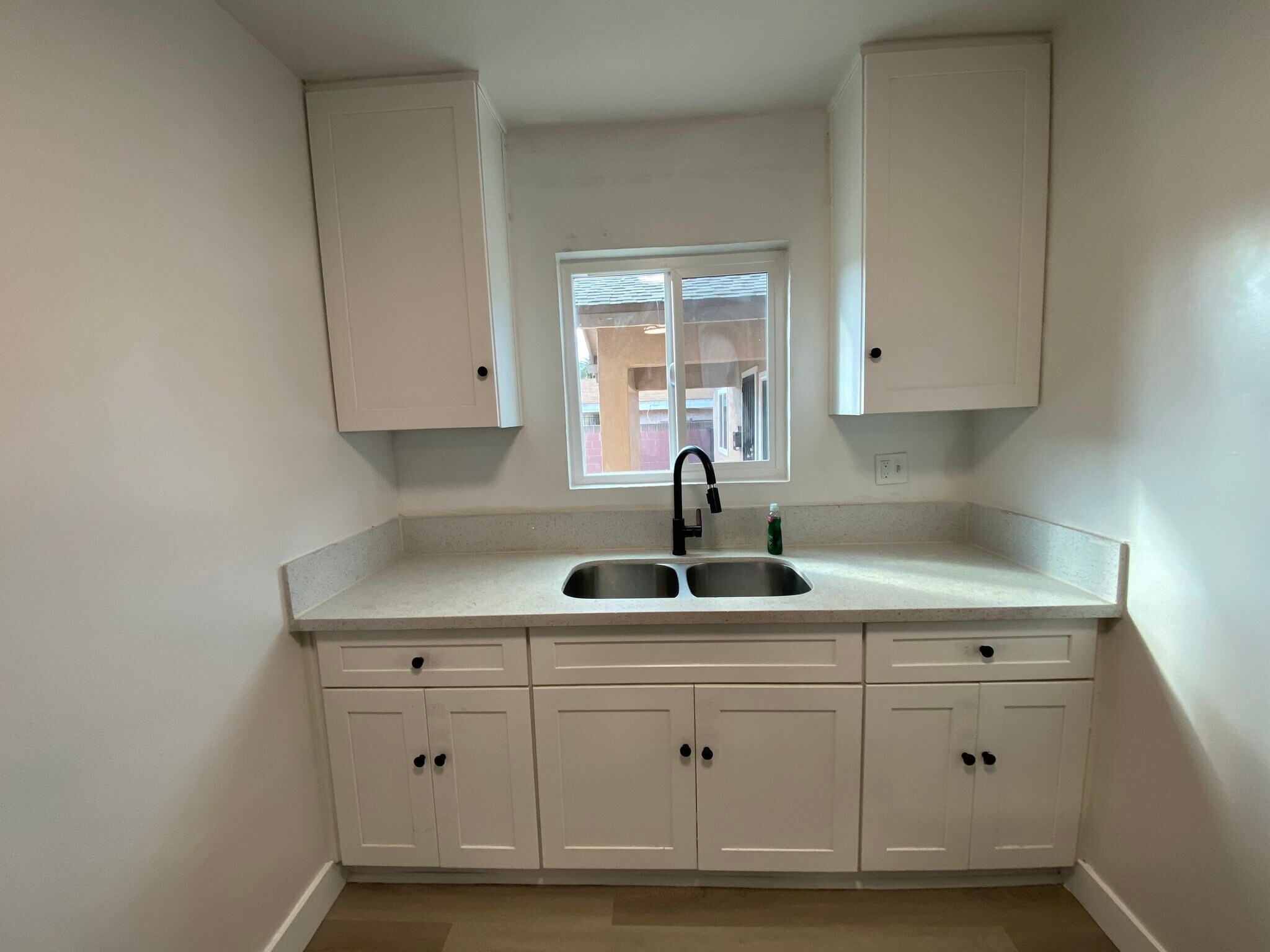 Building Photo - 1515 E 20th St