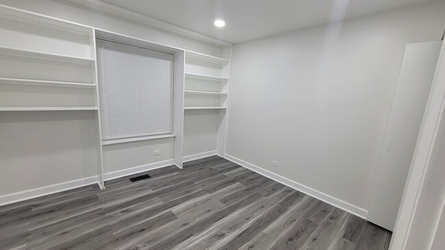 Building Photo - 378 Sandalwood Ln