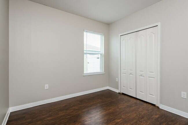 Building Photo - 3188 Queen Alexandria Dr