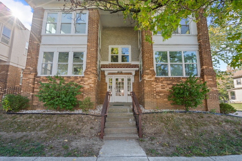 Building Photo - 1817-1819 W 41st St