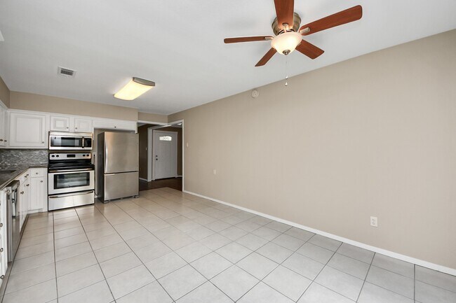 Building Photo - 9535 Vogue Ln