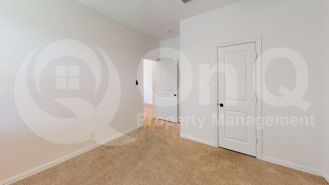 Building Photo - 749 Twinvale Dr