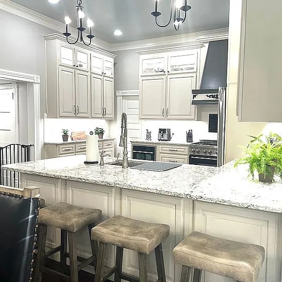 Building Photo - 613 S Fulton St