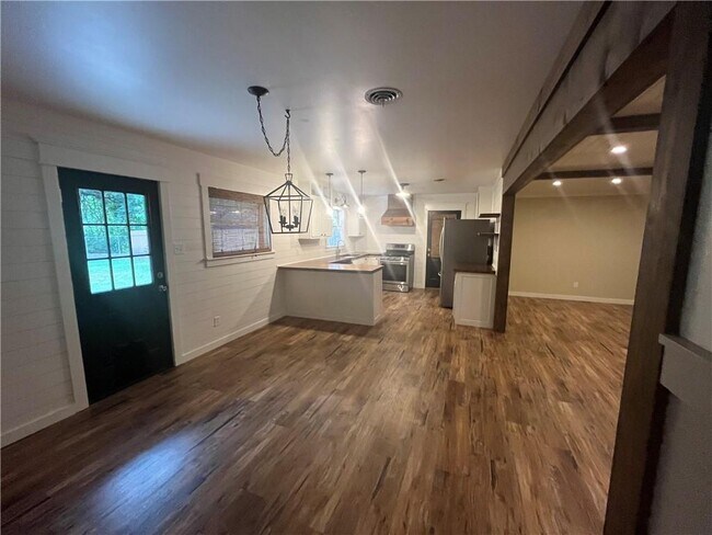 Building Photo - 30770 Cemetery Rd