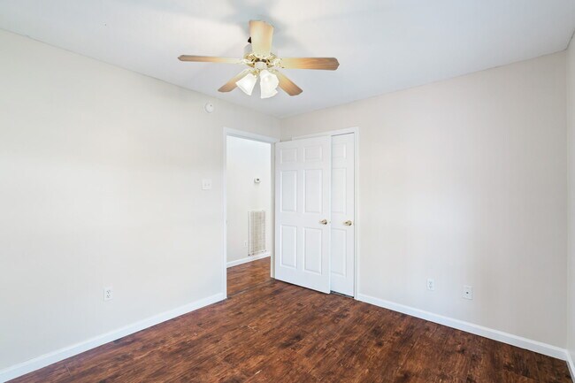 Building Photo - 182 Megan Ln