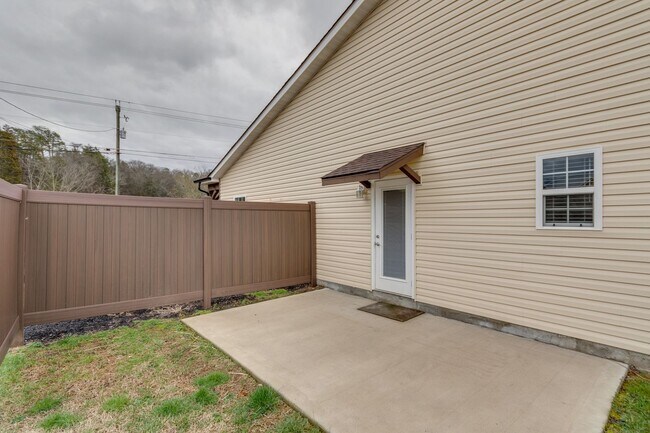 Building Photo - 1686 McCleary Bend Rd