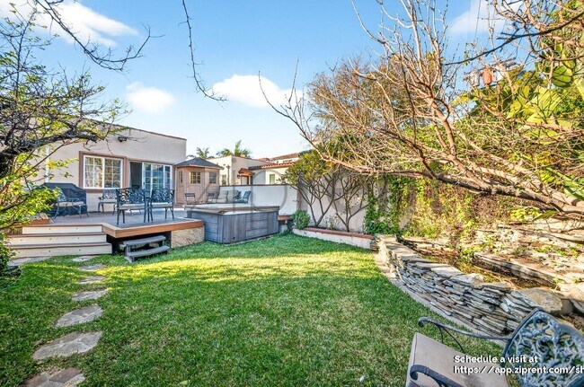 Building Photo - 138 N Hamel Dr