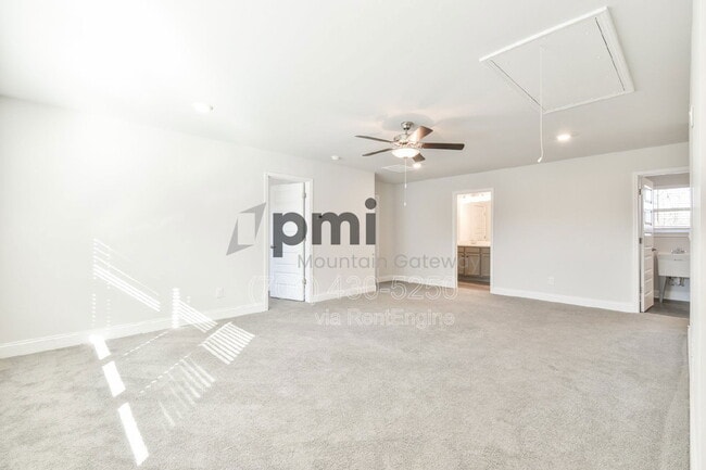 Building Photo - 247 Magnolia Villas Dr