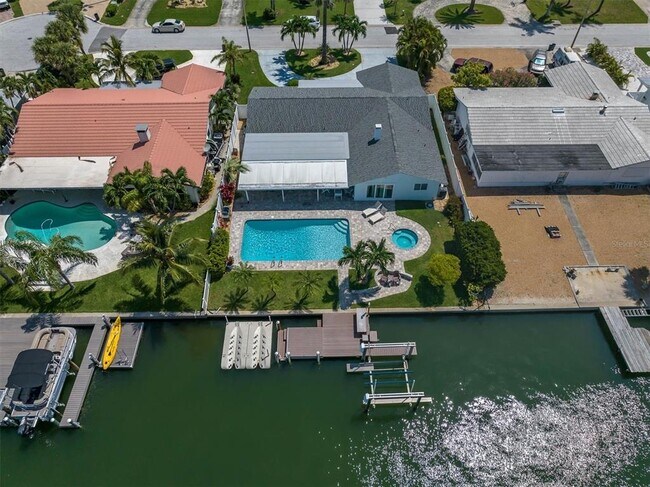 Building Photo - 6440 3rd Palm Point