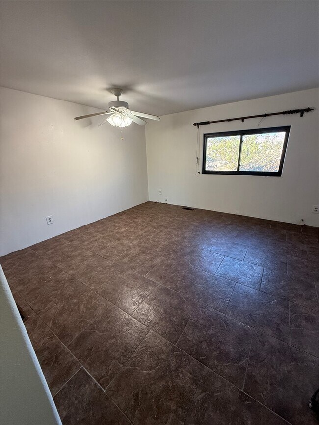 Building Photo - 4060 La Mesa Rd