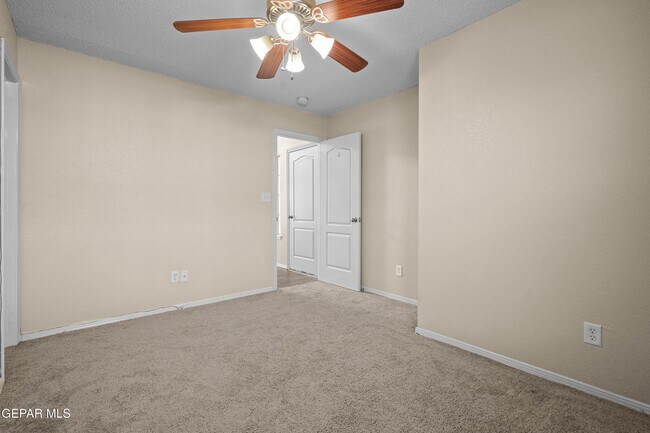 Building Photo - 3820 Tierra Campa Dr