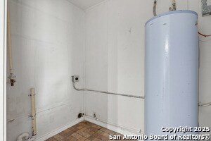 Building Photo - 5431 Stonybrook Dr