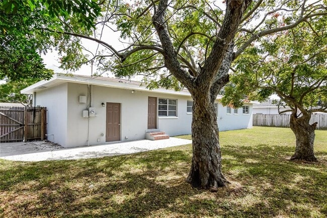 Building Photo - 1354 Whitacre Dr