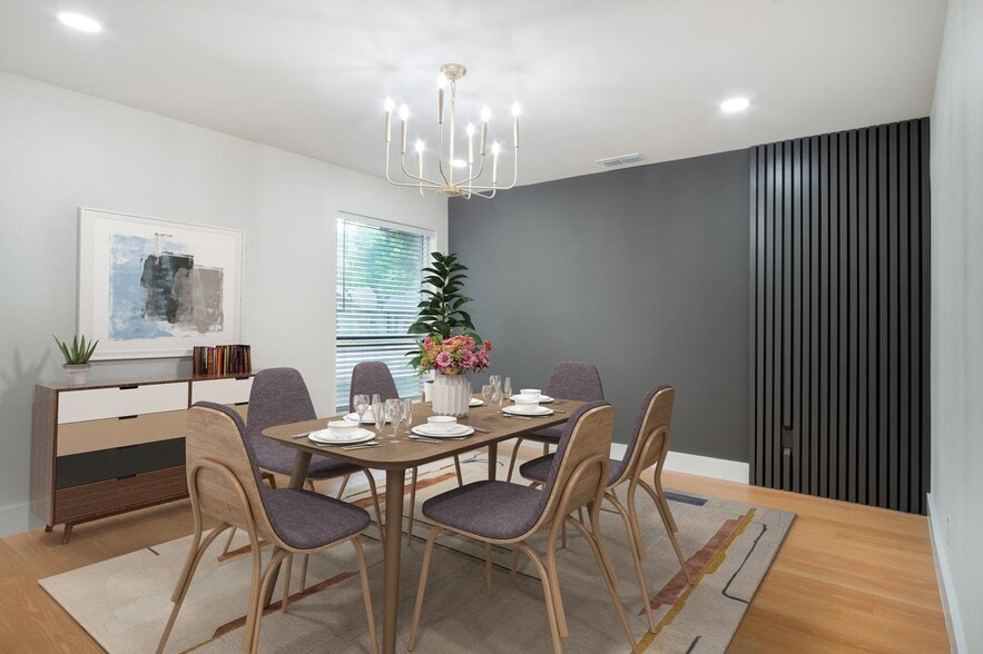 Building Photo - Bright Northwest Dallas home on large quarter-acre lot