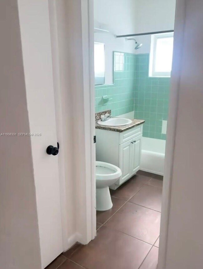 Building Photo - 520 NE 82nd Terrace