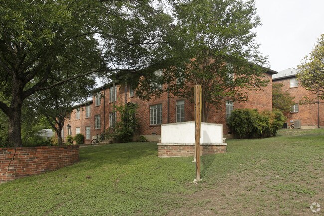 Building Photo - 307 E 33rd St