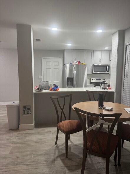BREAKFAST - 7302 Ivory Way