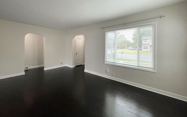 Building Photo - 2206 N Monroe St