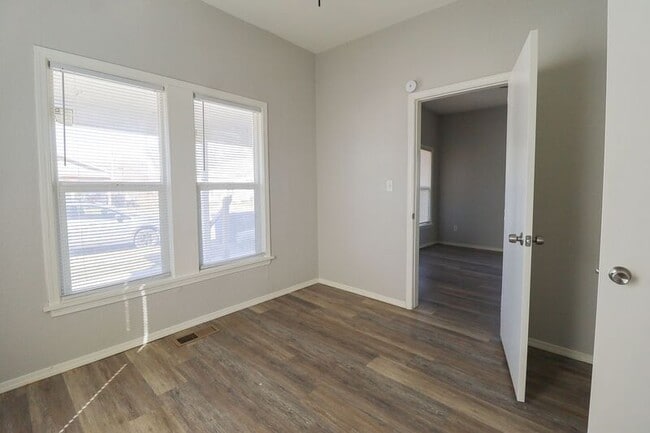 Building Photo - 535 S 39th W Ave