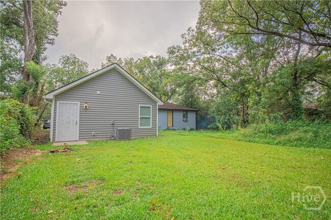 Building Photo - 22 Nelson St