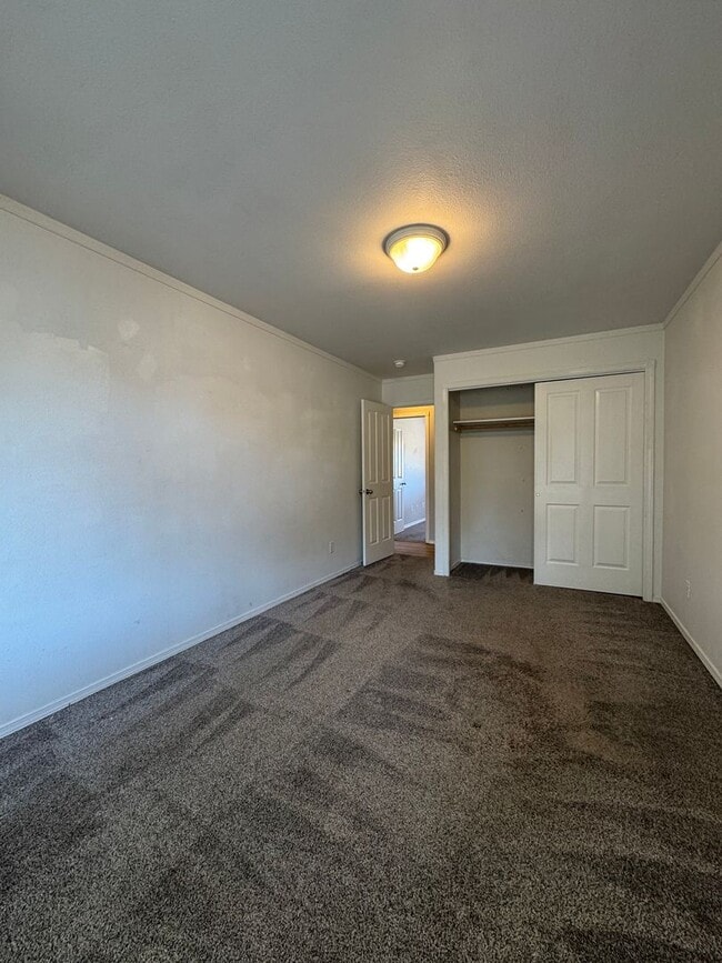 Building Photo - Spacious & Modern 3-Bedroom Home for Lease...