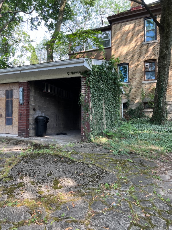 Building Photo - 5604 Fair Oaks St