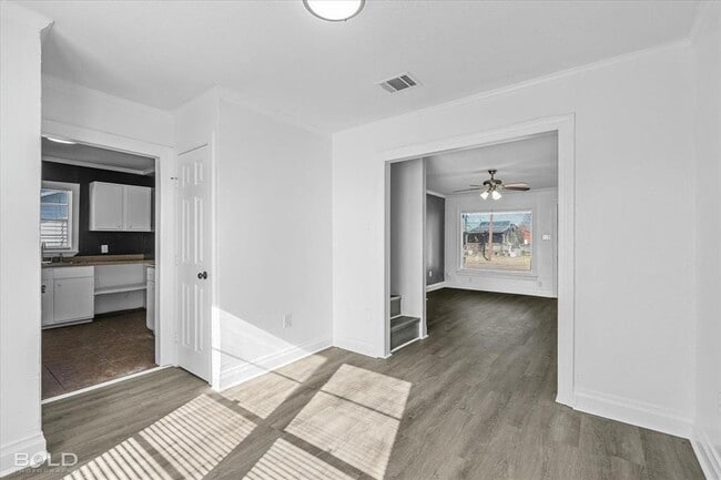 Building Photo - 2400 Broadway Dr