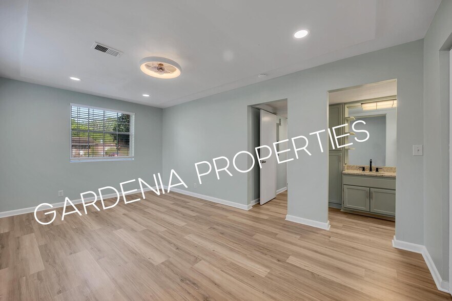 Building Photo - 1353 Placid Pl