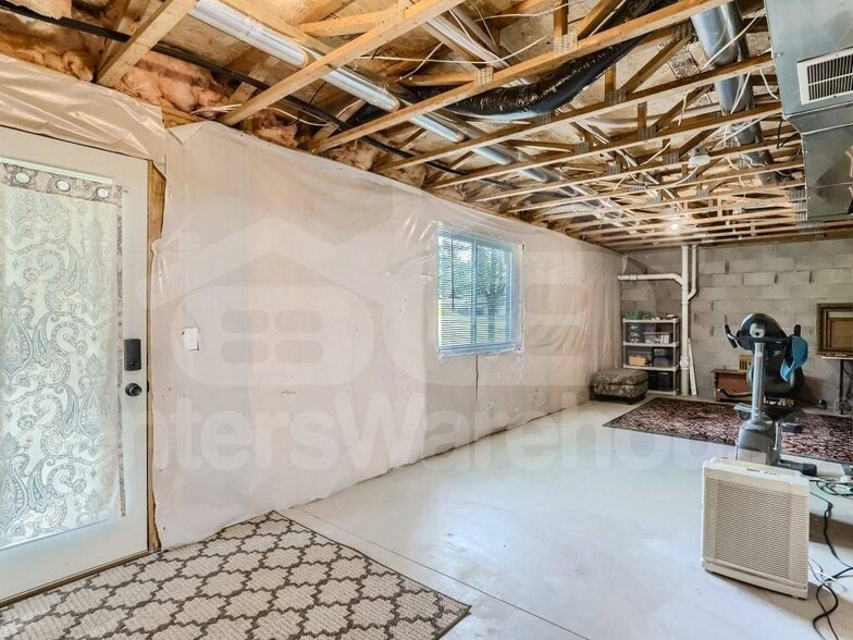 Building Photo - 6525 Appaloosa Ave N