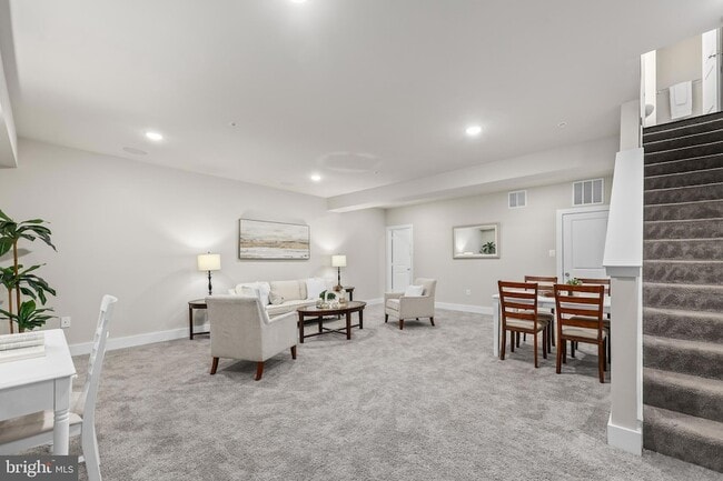 Building Photo - 1334 S Quinn St