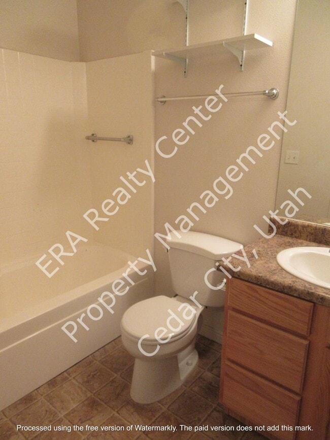 Building Photo - Move-in Discount!! 3 Bedroom 2 Bath Twin Home in Cedar Willows