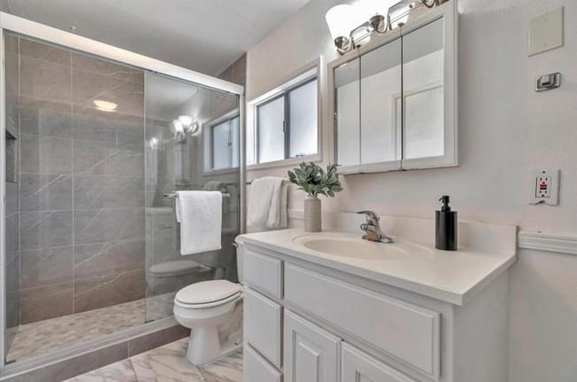 Building Photo - 47 Fleming Ave